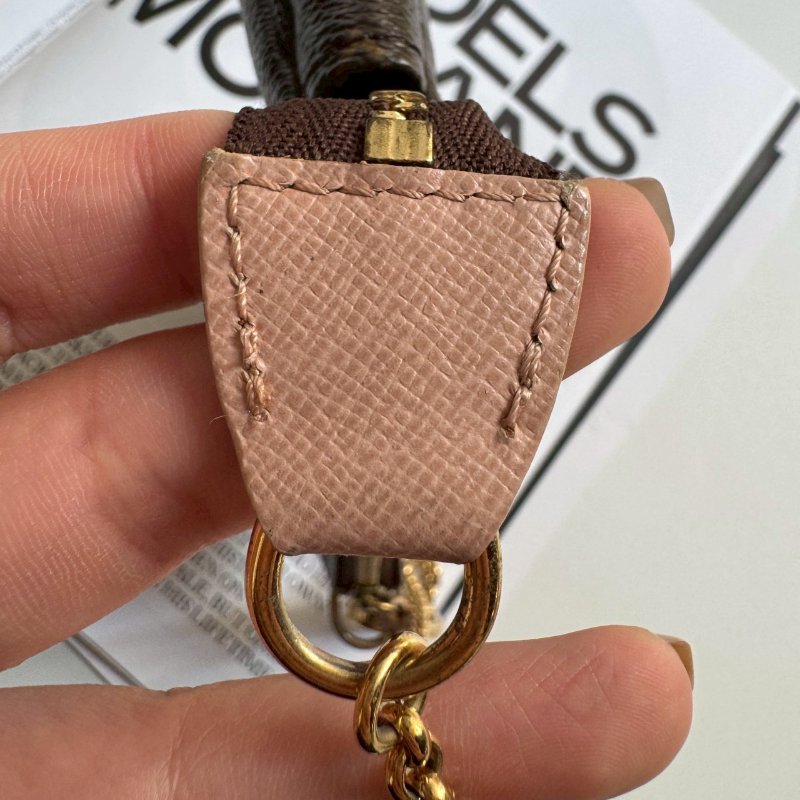 ✨外出隨手帶 LV 經典花紋塗鴉小鏈包-12