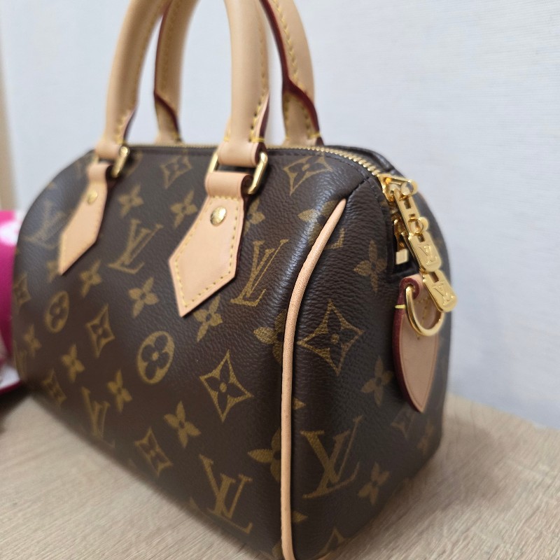 [新年優惠持續中🧧好物把握] LV原花金釦Speedy20手提斜背-1