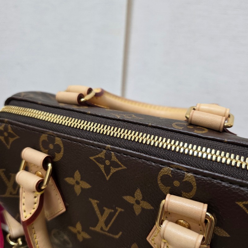 [新年優惠持續中🧧好物把握] LV原花金釦Speedy20手提斜背-10