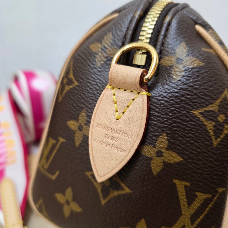 [新年優惠持續中🧧好物把握] LV原花金釦Speedy20手提斜背-28