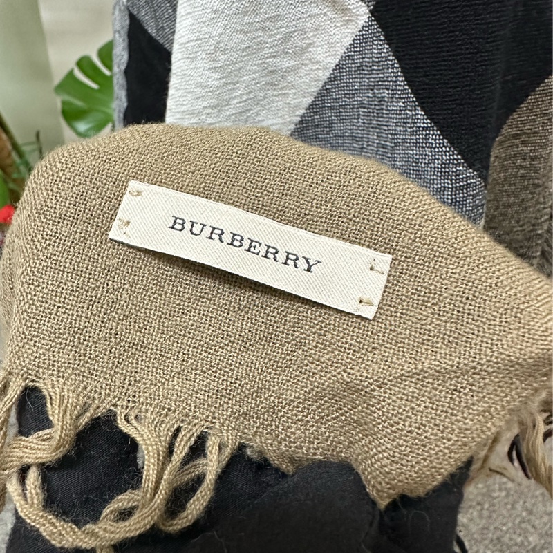 Burberry nova格紋流蘇披肩-11