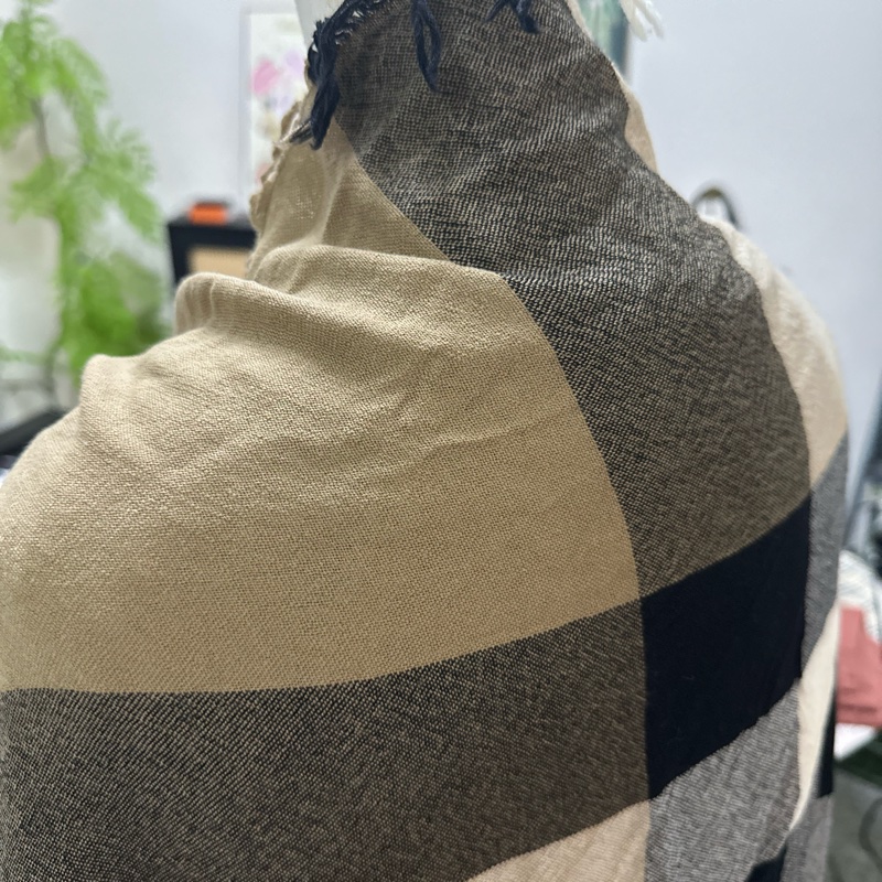 Burberry nova格紋流蘇披肩-13