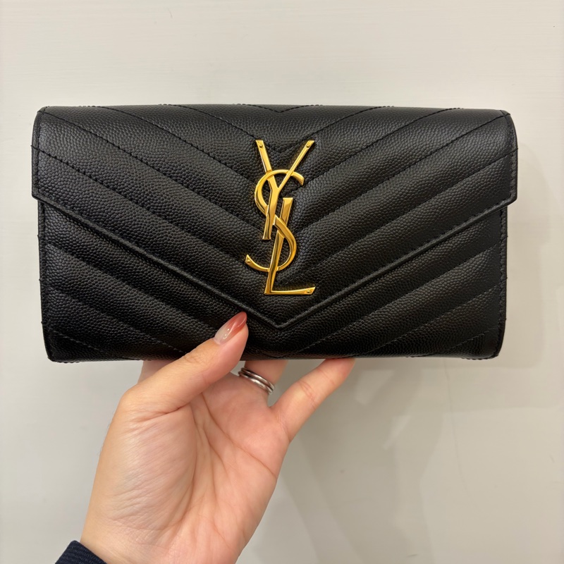 YSL 黑魚子醬牛皮金釦下蓋信封長夾-0