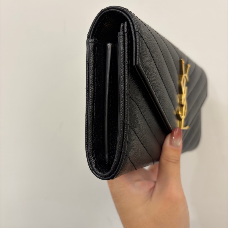 YSL 黑魚子醬牛皮金釦下蓋信封長夾-2