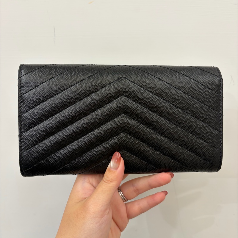 YSL 黑魚子醬牛皮金釦下蓋信封長夾-3