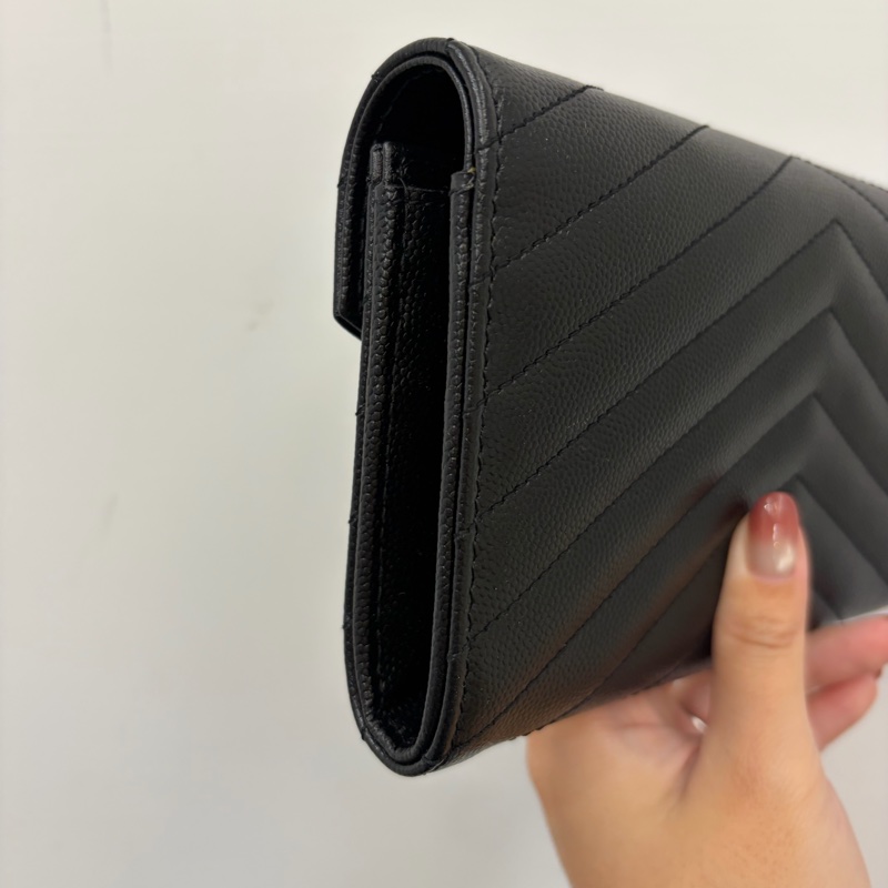 YSL 黑魚子醬牛皮金釦下蓋信封長夾-4