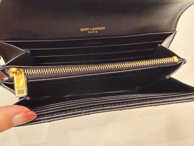 YSL 黑魚子醬牛皮金釦下蓋信封長夾-7