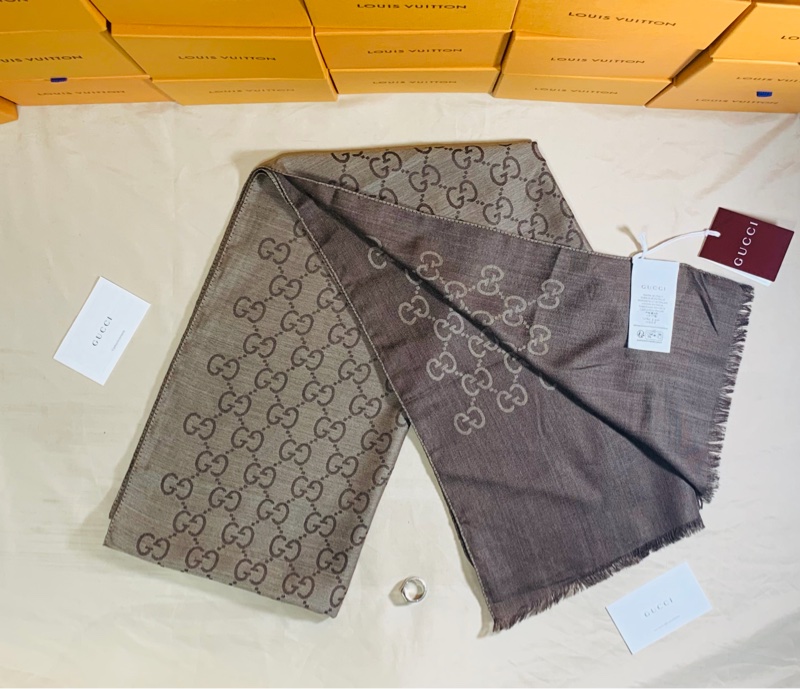 🧣全台最甜 全新含吊牌 Gucci 古馳 超美奶茶雙色 老花 羊毛圍巾 披肩-1