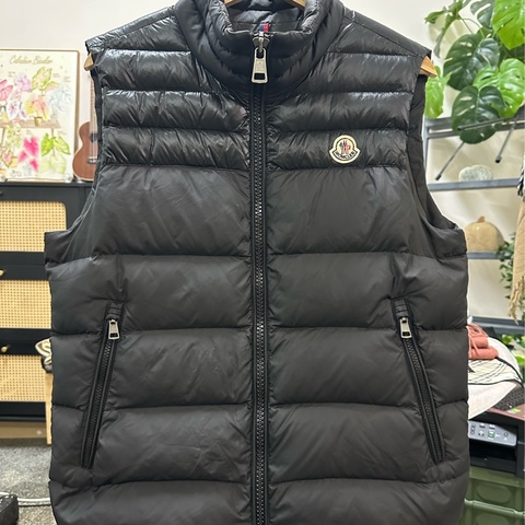 Moncler 男仕厚羽絨背心
