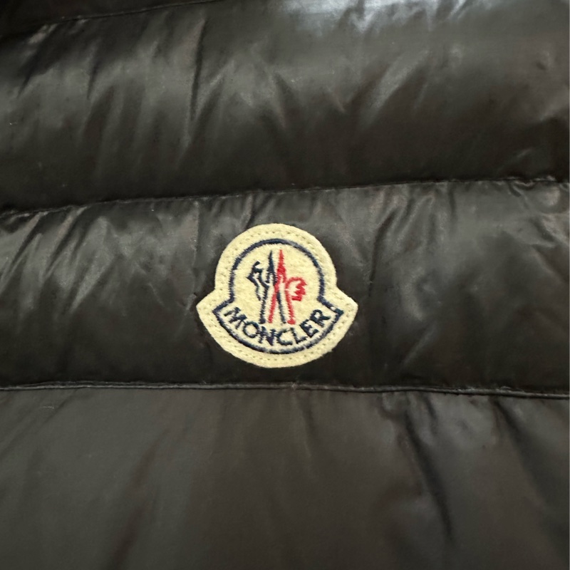 Moncler 男仕厚羽絨背心-1