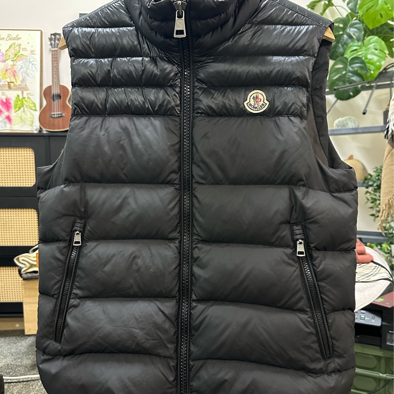 Moncler 男仕厚羽絨背心-6