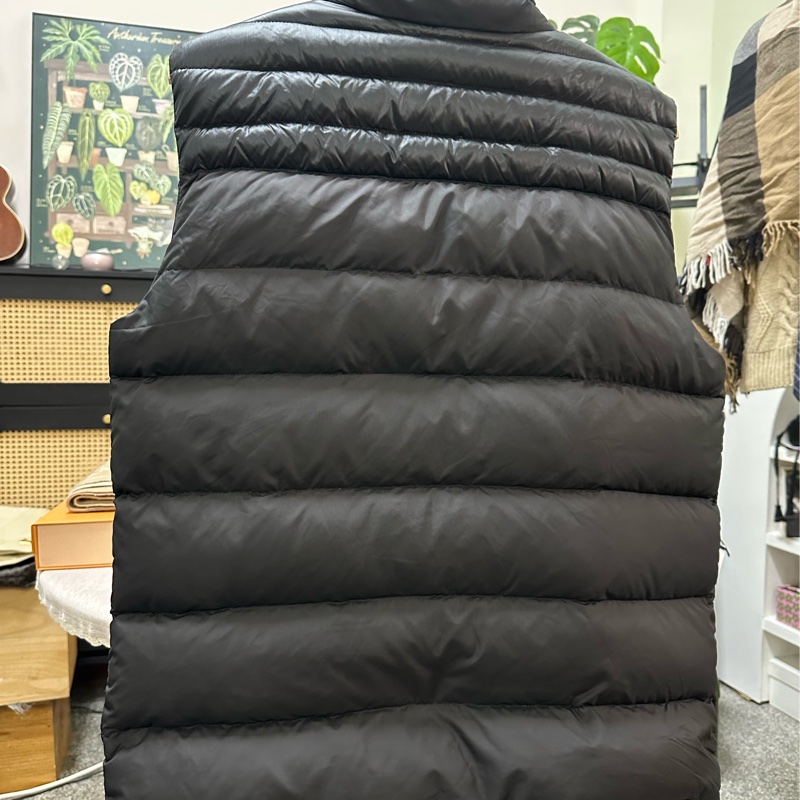 Moncler 男仕厚羽絨背心-9