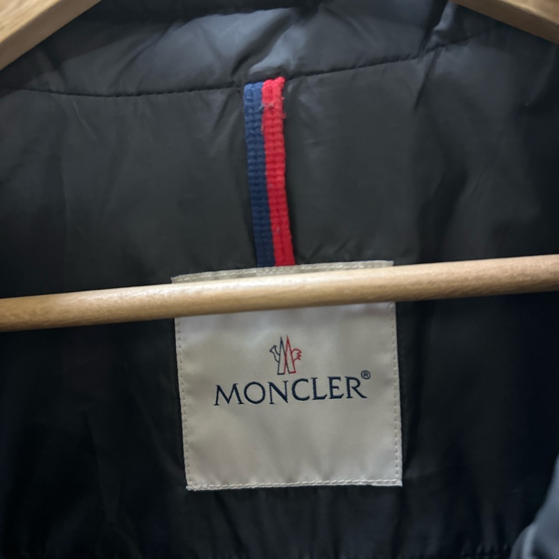 Moncler 男仕厚羽絨背心-10