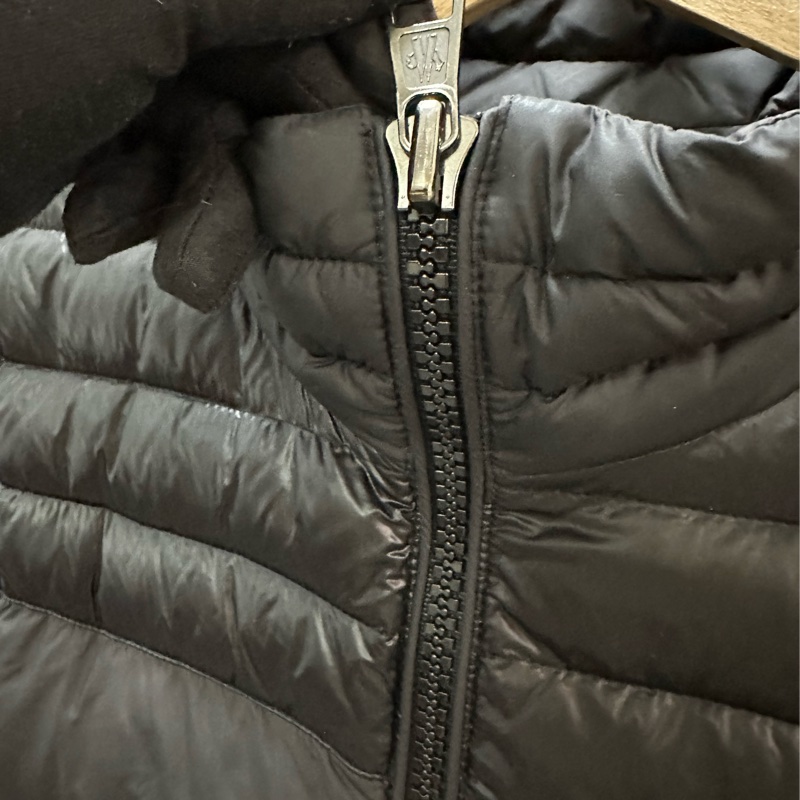 Moncler 男仕厚羽絨背心-21