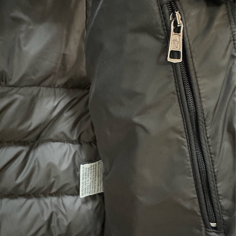 Moncler 男仕厚羽絨背心-25