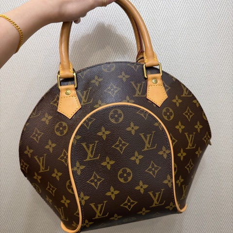 LV 原花金釦Ellipse PM手提貝殼包M51127