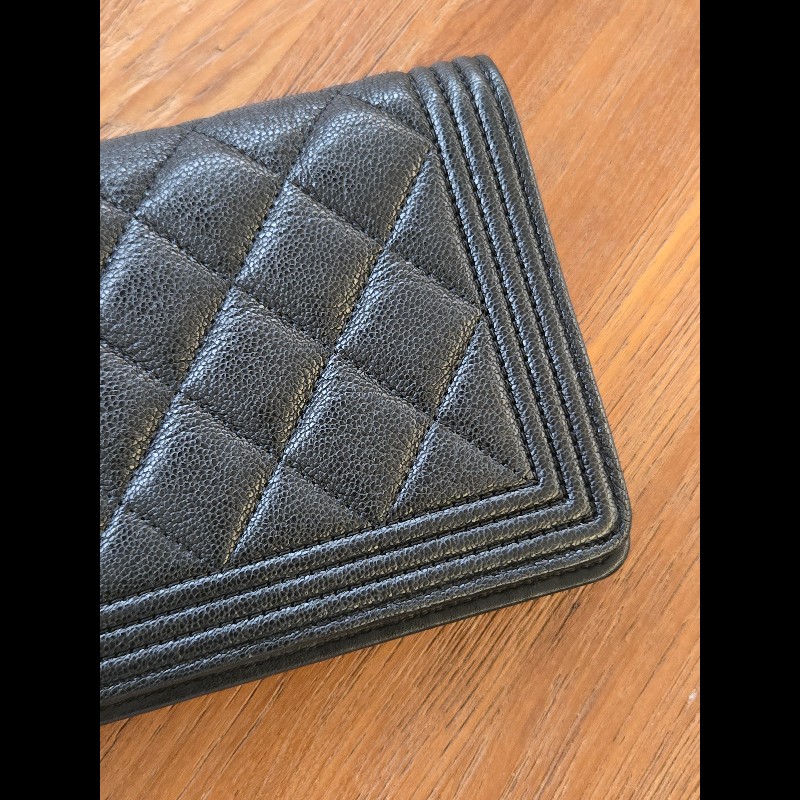 Chanel BOY對開長夾黑金-11