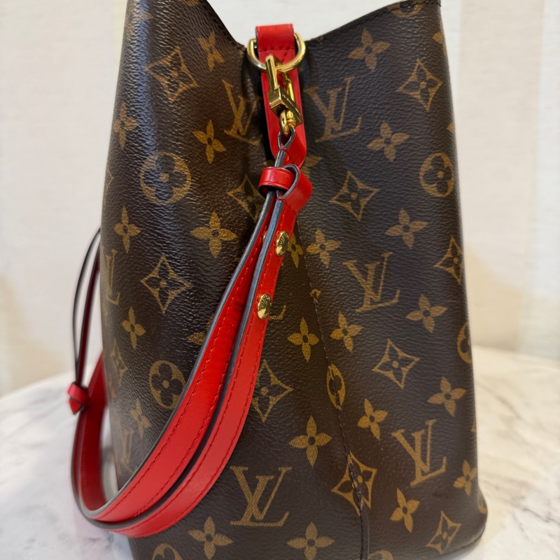 LV 原花拼紅牛皮Neo Noe MM金釦束口肩斜背水桶包M44021-3