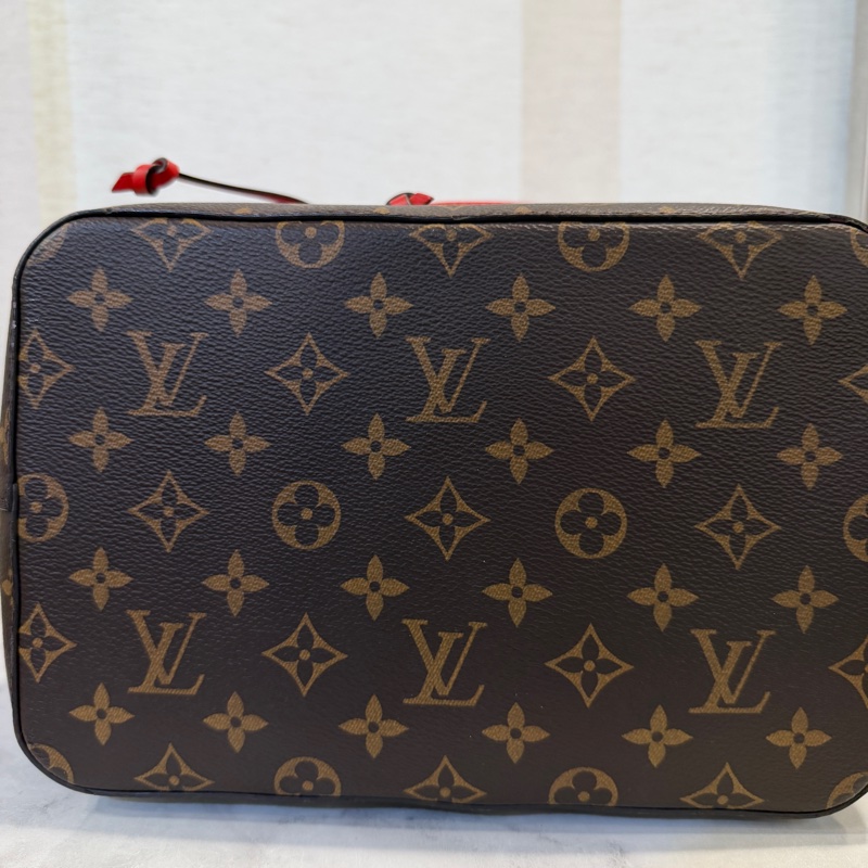 LV 原花拼紅牛皮Neo Noe MM金釦束口肩斜背水桶包M44021-8