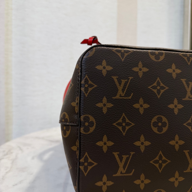 LV 原花拼紅牛皮Neo Noe MM金釦束口肩斜背水桶包M44021-9