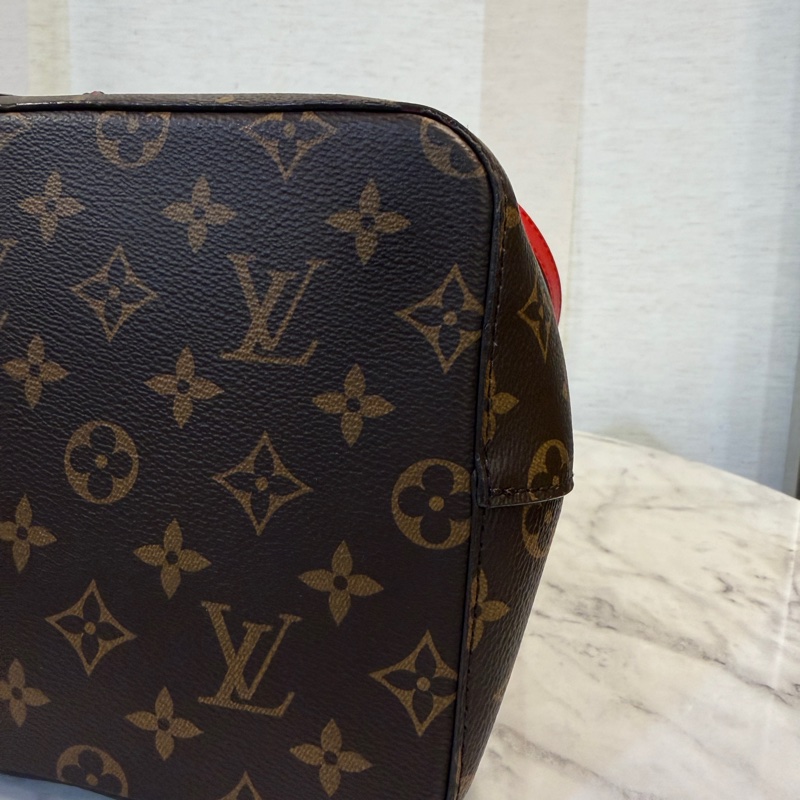 LV 原花拼紅牛皮Neo Noe MM金釦束口肩斜背水桶包M44021-10