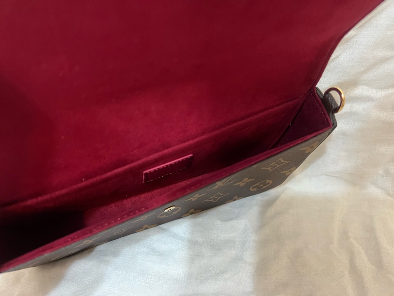 全新LV Félicie Pochette隨身包-7