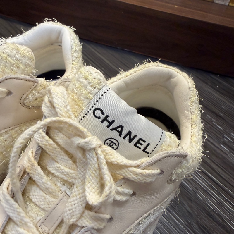 Chanel 白黃毛呢拼米色麂皮運動鞋-1