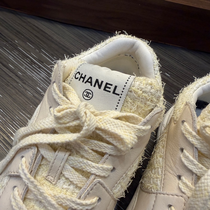 Chanel 白黃毛呢拼米色麂皮運動鞋-2