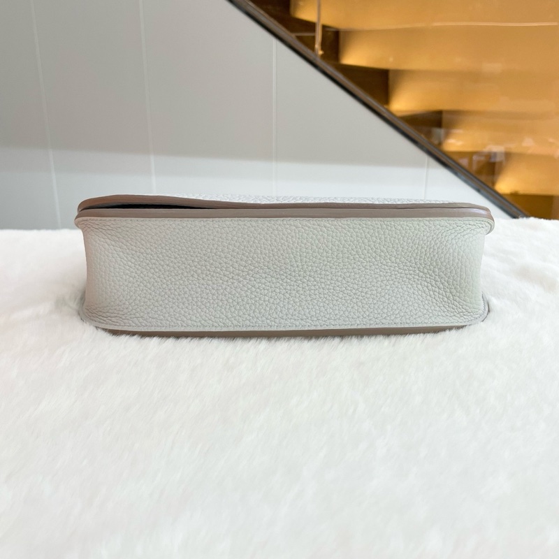 99新愛馬仕/HERMES 奶油白 sac saut 25 騎士包 斜挎包翻蓋馬鞍包 Y刻 原膜在 尺寸25x17x6cm 包裝盒 防塵袋 。-5