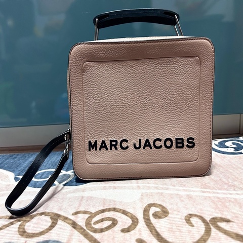【二手正品】Marc Jacobs The Box 20 經典荔枝紋餐盒包 (裸粉色)