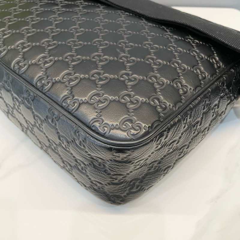 古馳/Gucci 黑色牛皮雙G壓花男士斜挎包 單肩包 尺寸32x9x28cm-9