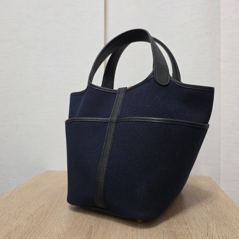 [ 稀少好物🥰撞包機率低 ] Hermes 深藍帆布黑Swift皮金釦Picotin18手提包-2