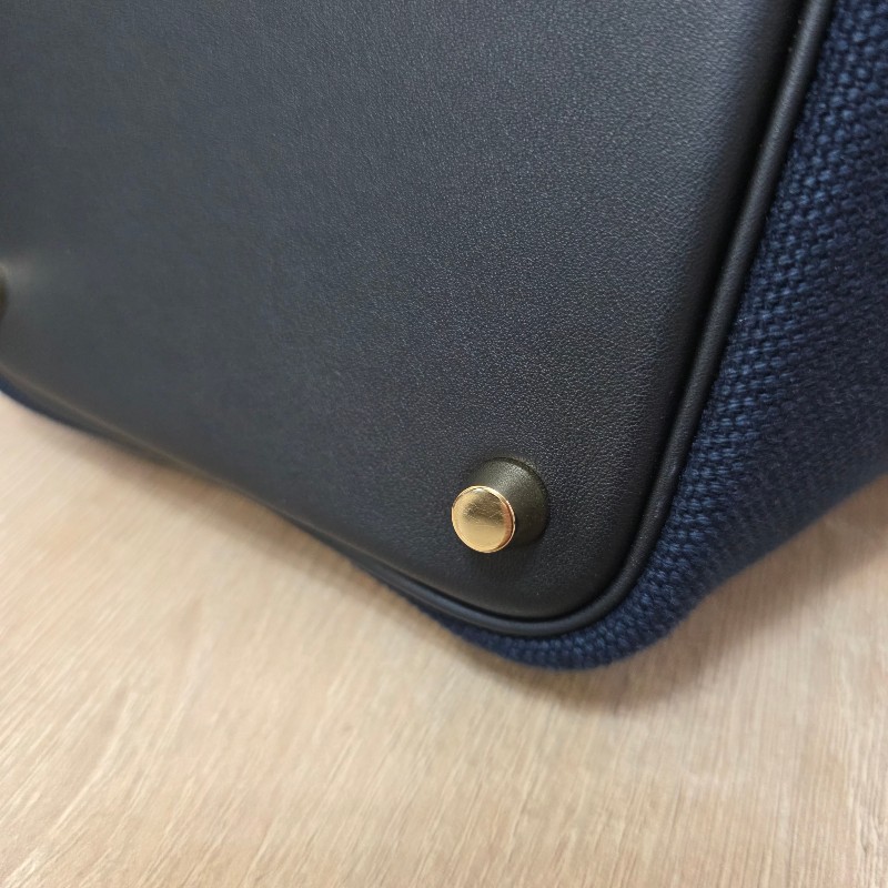 [ 稀少好物🥰撞包機率低 ] Hermes 深藍帆布黑Swift皮金釦Picotin18手提包-13