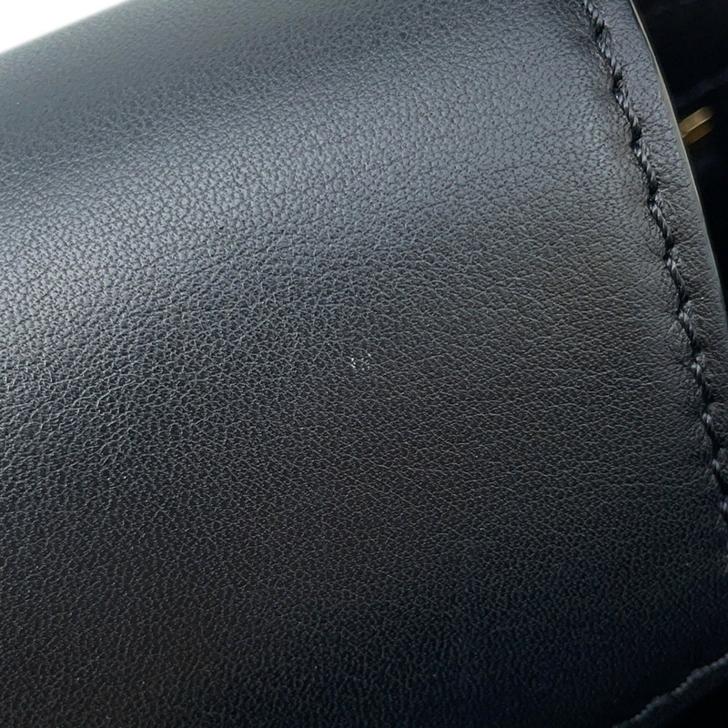 路易威登（Louis Vuitton）Capucines MM M57358 手袋，黑色，小牛皮材質，始於1854年。-6