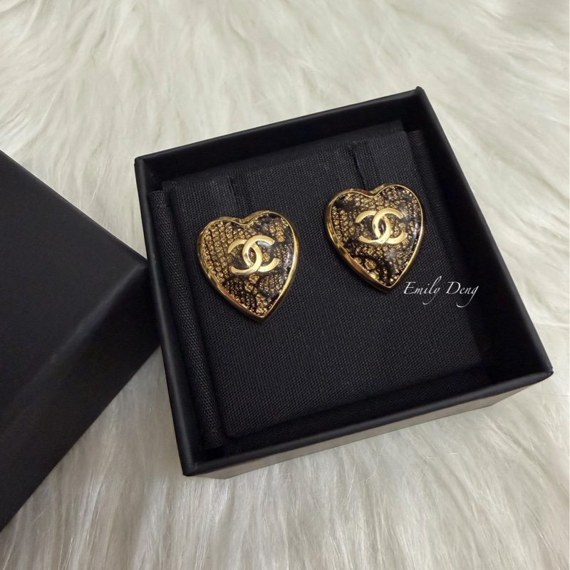 Chanel 黑蕾絲愛心耳環 黑金-0