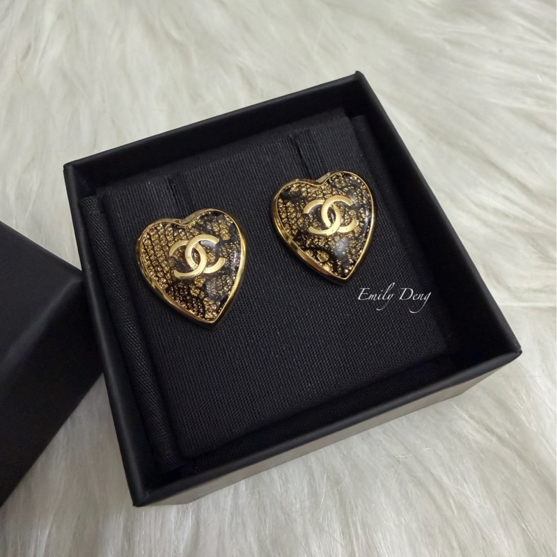 Chanel 黑蕾絲愛心耳環 黑金-8