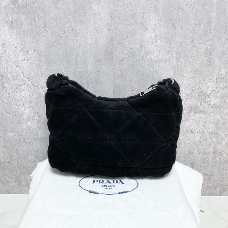 99新 PRADA普拉達黑色毛絨菱格三合一斜挎包  尺寸：22x18x8cm-1
