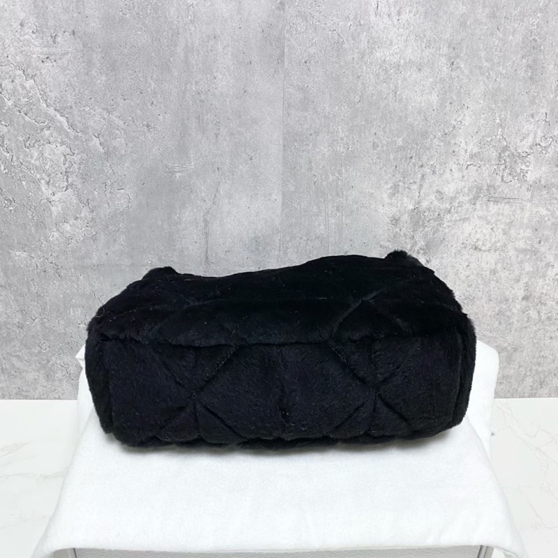 99新 PRADA普拉達黑色毛絨菱格三合一斜挎包  尺寸：22x18x8cm-3