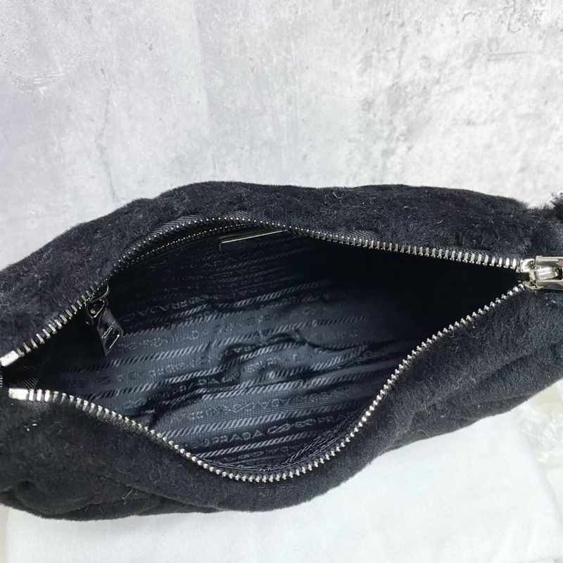 99新 PRADA普拉達黑色毛絨菱格三合一斜挎包  尺寸：22x18x8cm-5