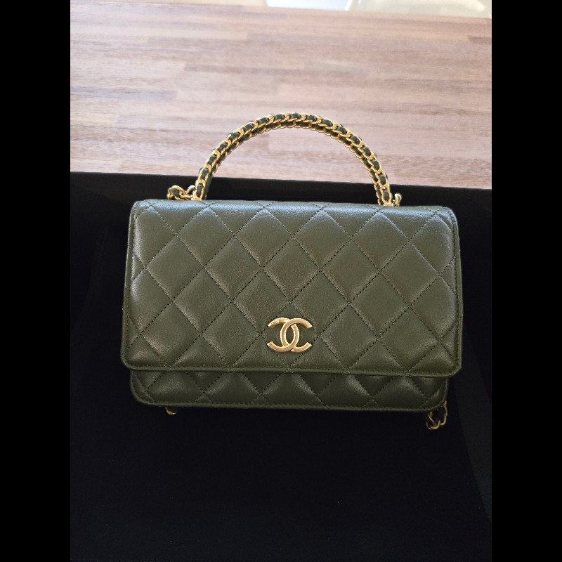 Chanel WOC附金屬提把-1