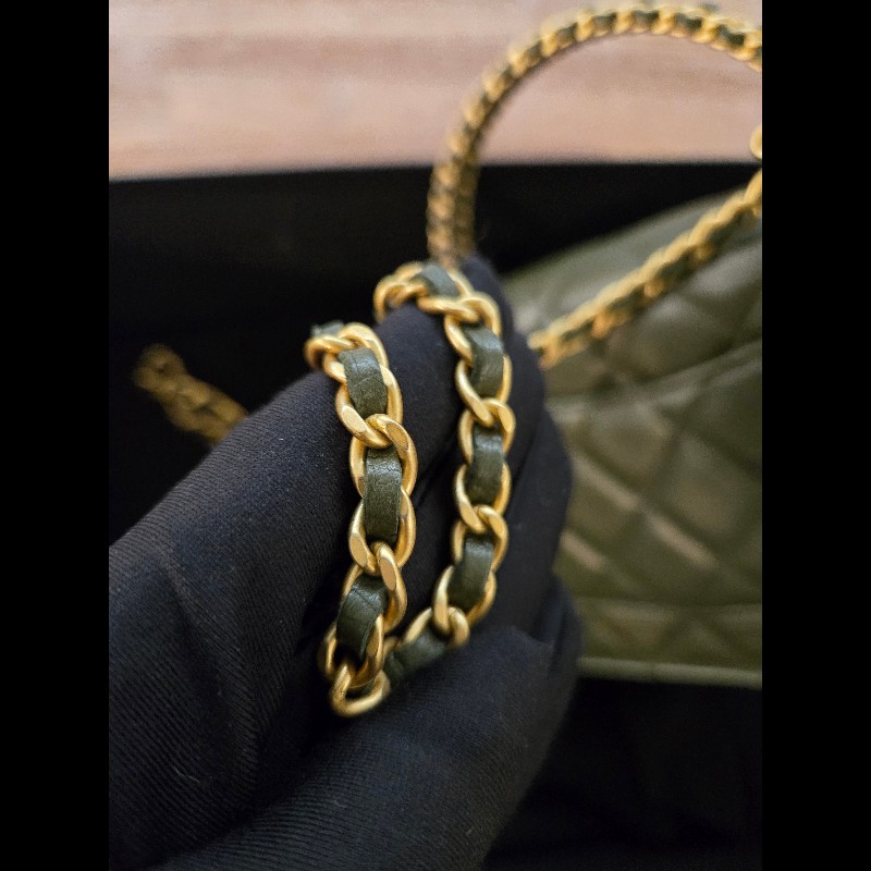 Chanel WOC附金屬提把-13