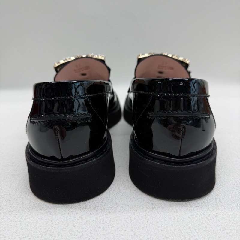 Roger Vivier/RV 黑金色 鑽扣樂福鞋 黑色漆皮材質 搭配方扣水鑽 尺碼：37碼-4