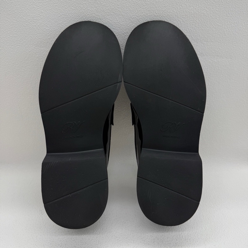 Roger Vivier/RV 黑金色 鑽扣樂福鞋 黑色漆皮材質 搭配方扣水鑽 尺碼：37碼-6