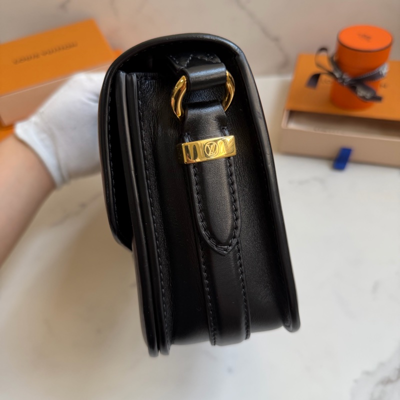 LV Pont 9 小牛皮肩背包 M55948 晶片款-6