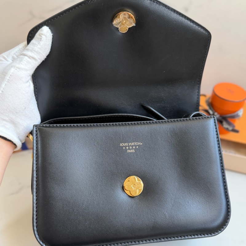 LV Pont 9 小牛皮肩背包 M55948 晶片款-18