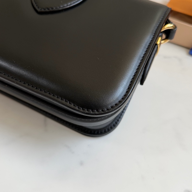 LV Pont 9 小牛皮肩背包 M55948 晶片款-16