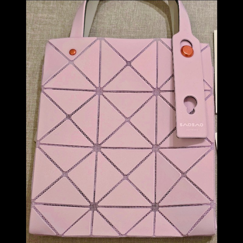 BAOBAO 三宅一生 限定款 日本京都旗艦店購入
2025年限量款
鑽石包,粉色/小號
9.8新-4