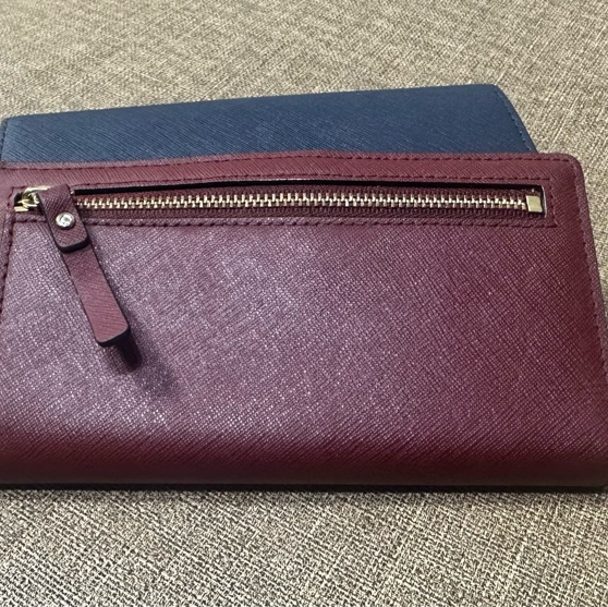 Kate Spade 薄款 鈕扣掀蓋防刮皮革中夾/長夾-酒紅色-7