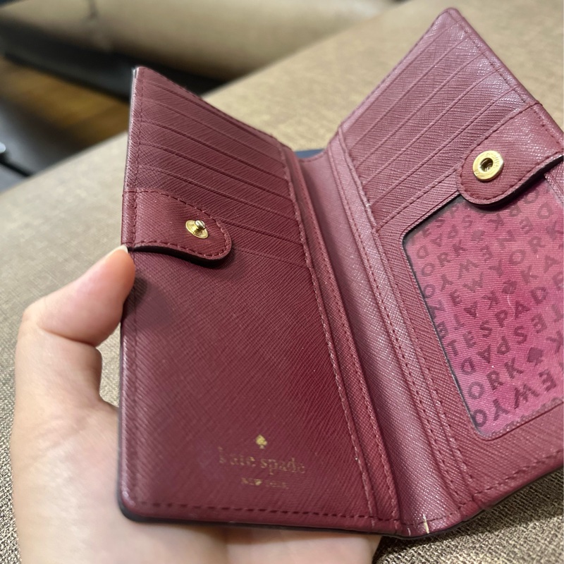 Kate Spade 薄款 鈕扣掀蓋防刮皮革中夾/長夾-酒紅色-8