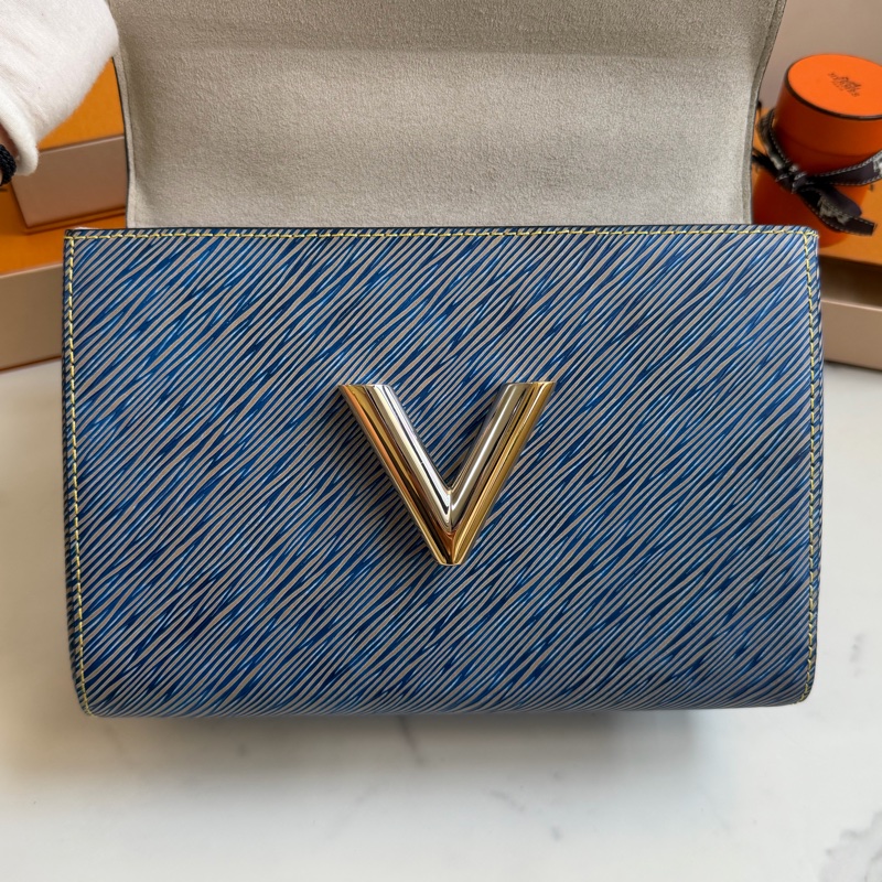 LV Twist Epi 水波紋 藍色鏈條包-21